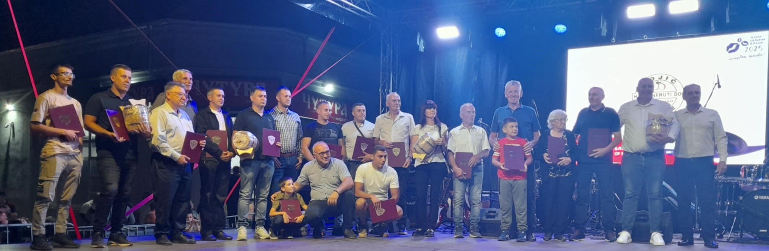 1e301e4b abb4 4dee b603 5143a7e9ed0c1